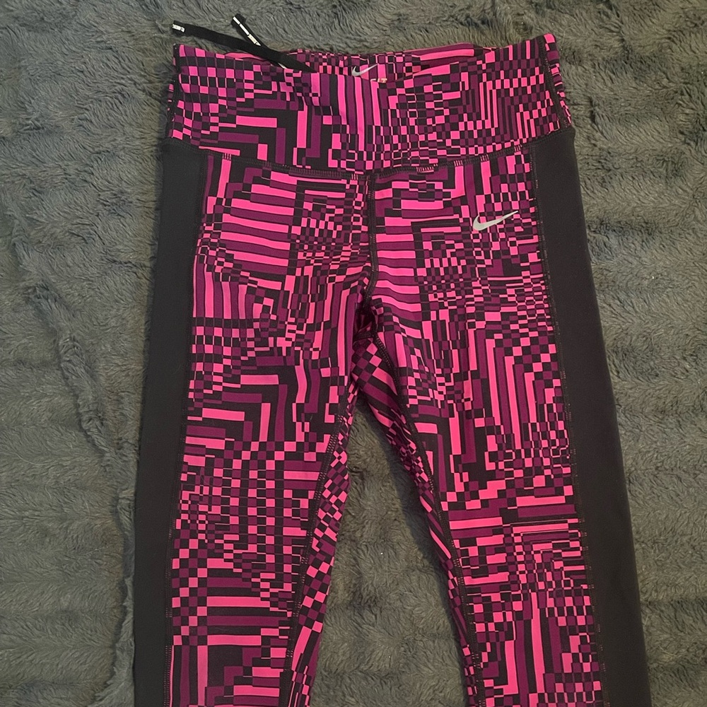 Nike capri length dri fit leggings